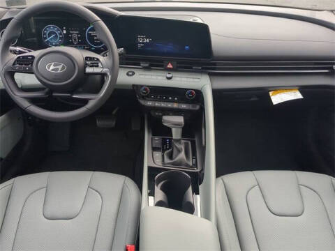 2025 Hyundai Elantra Hybrid Limited