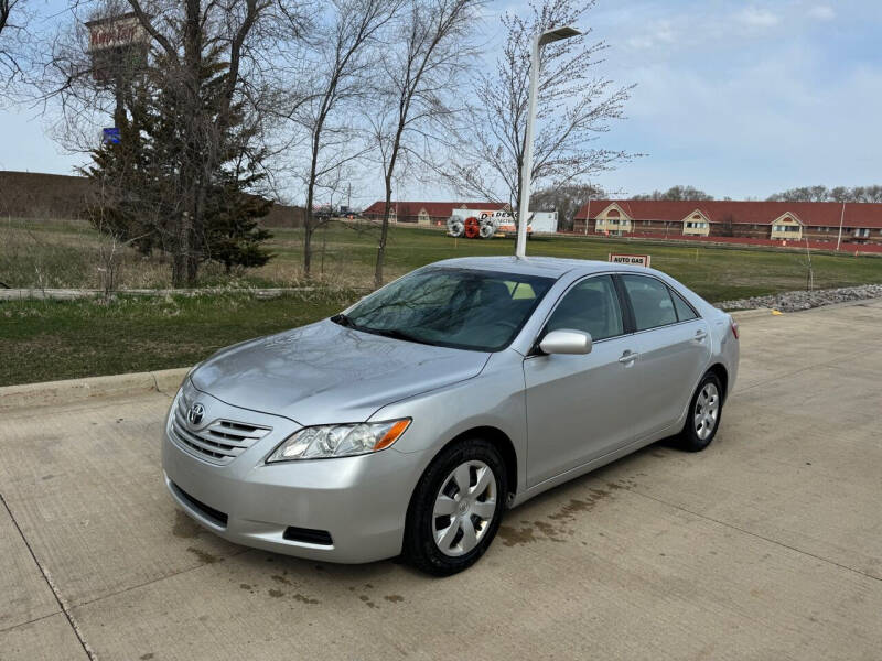 2009 Toyota Camry for sale at United Motors in Saint Cloud MN