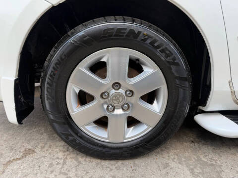 2004 Toyota Sienna XLE Limited 7 Passenger