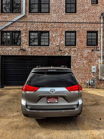 2014 Toyota Sienna Limited 7-Passenger