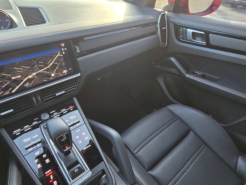 2022 Porsche Cayenne S