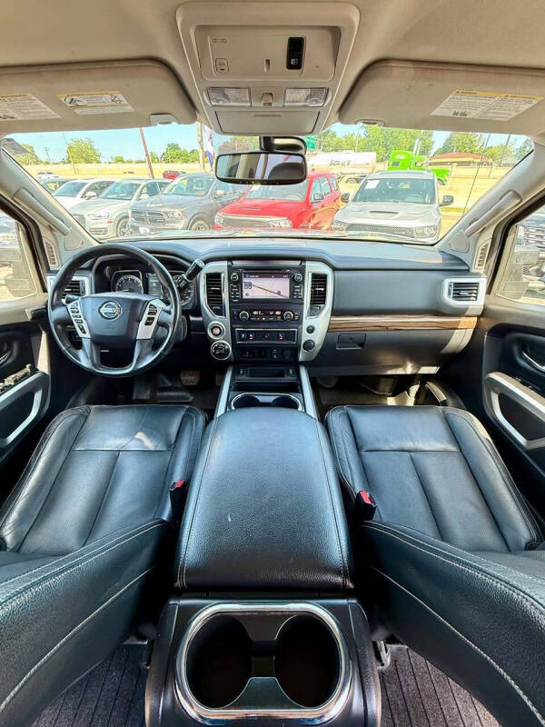 2017 Nissan Titan SL