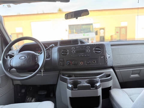 2011 Ford E-Series E-350 SD XLT