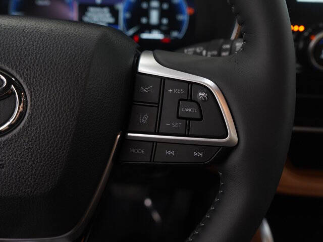 2025 Toyota Highlander Platinum