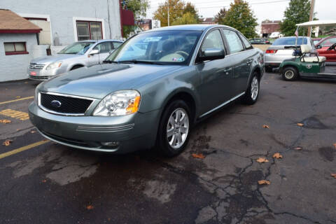 2006 Ford Five Hundred for sale at L&J AUTO SALES in Birdsboro PA