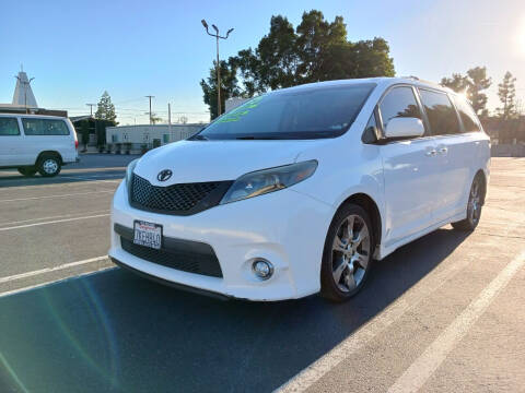 2015 Toyota Sienna for sale at UNITED AUTO MART CA in Arleta CA