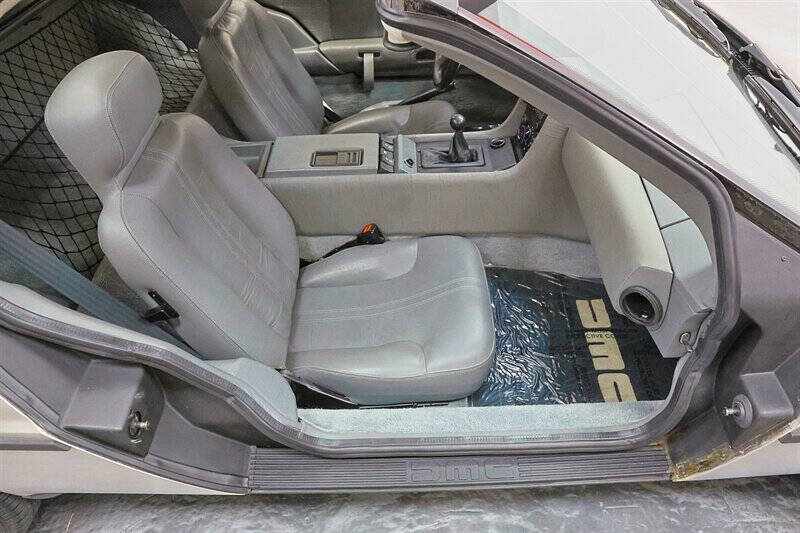 1982 DeLorean DMC-12