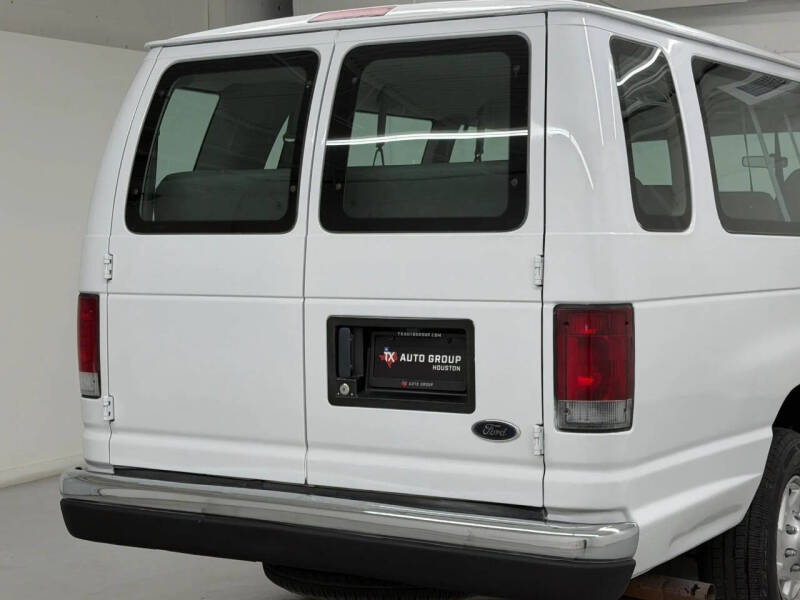 2003 Ford E-Series E-350 SD XL