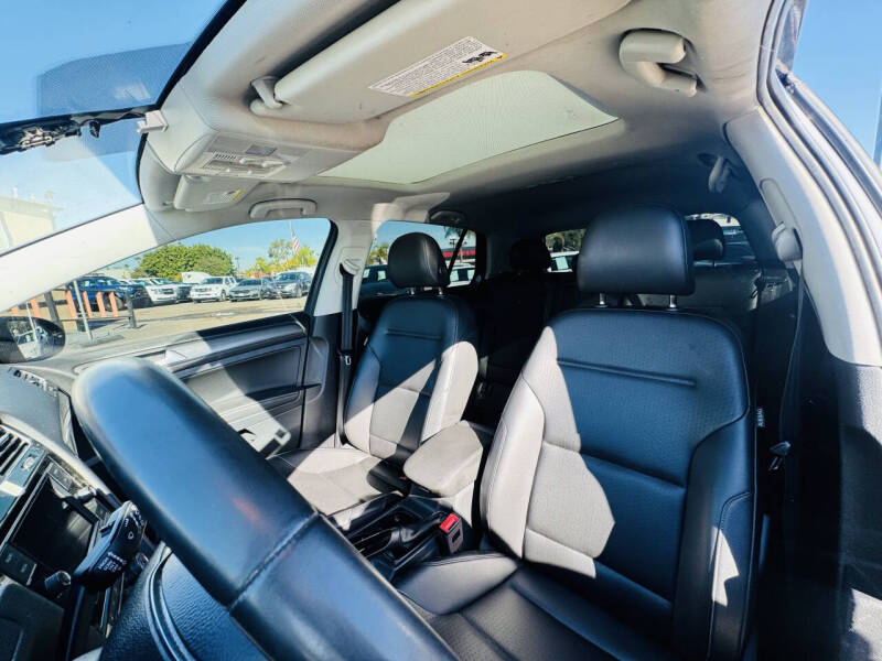 2021 Volkswagen Golf TSI