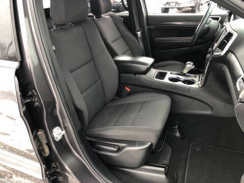 2019 Jeep Grand Cherokee Laredo E