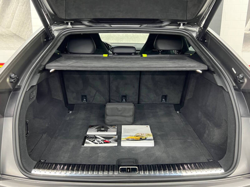 2022 Lamborghini Urus