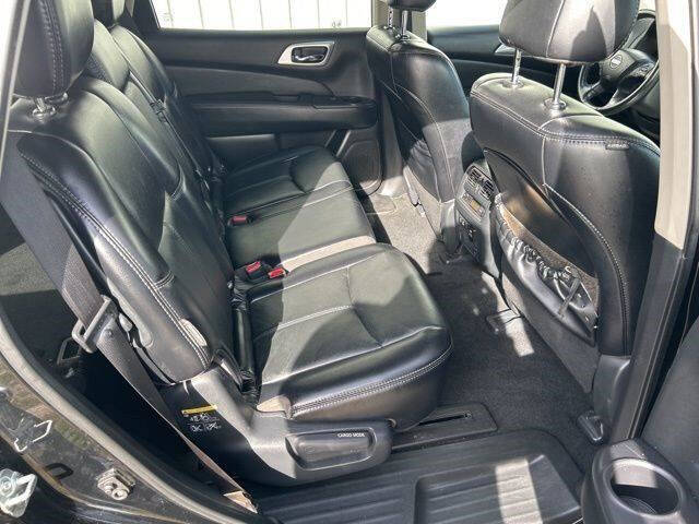 2020 Nissan Pathfinder SL