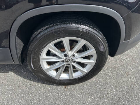 2015 Volkswagen Tiguan SE