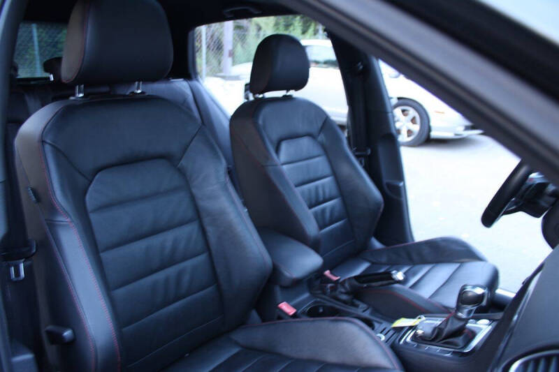 2015 Volkswagen Golf GTI SE