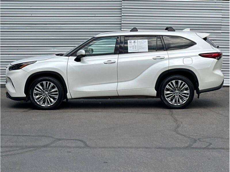 2021 Toyota Highlander Platinum