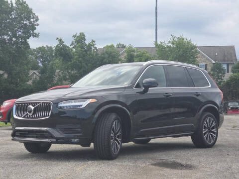 2022 Volvo XC90 T6 Momentum 6-Passenger