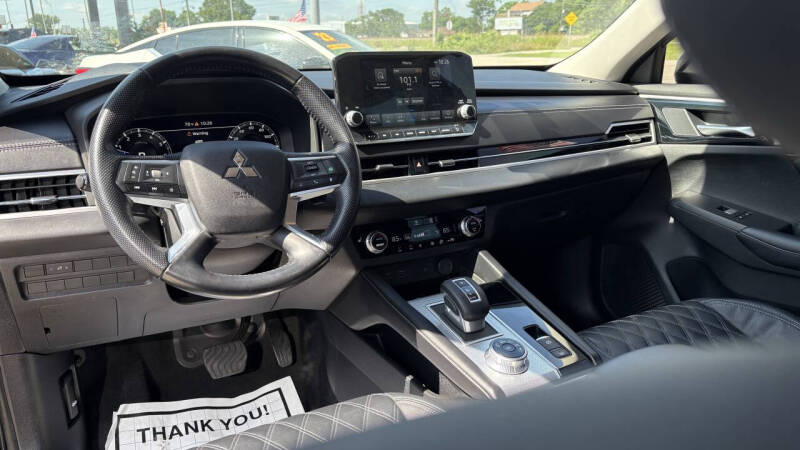 2022 Mitsubishi Outlander SEL