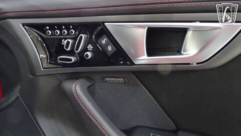 2016 Jaguar F-TYPE R