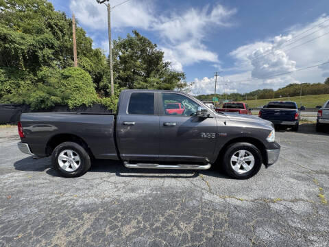 2015 RAM 1500 SLT