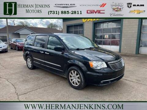 2016 Chrysler Town and Country for sale at CAR MART in Union City TN