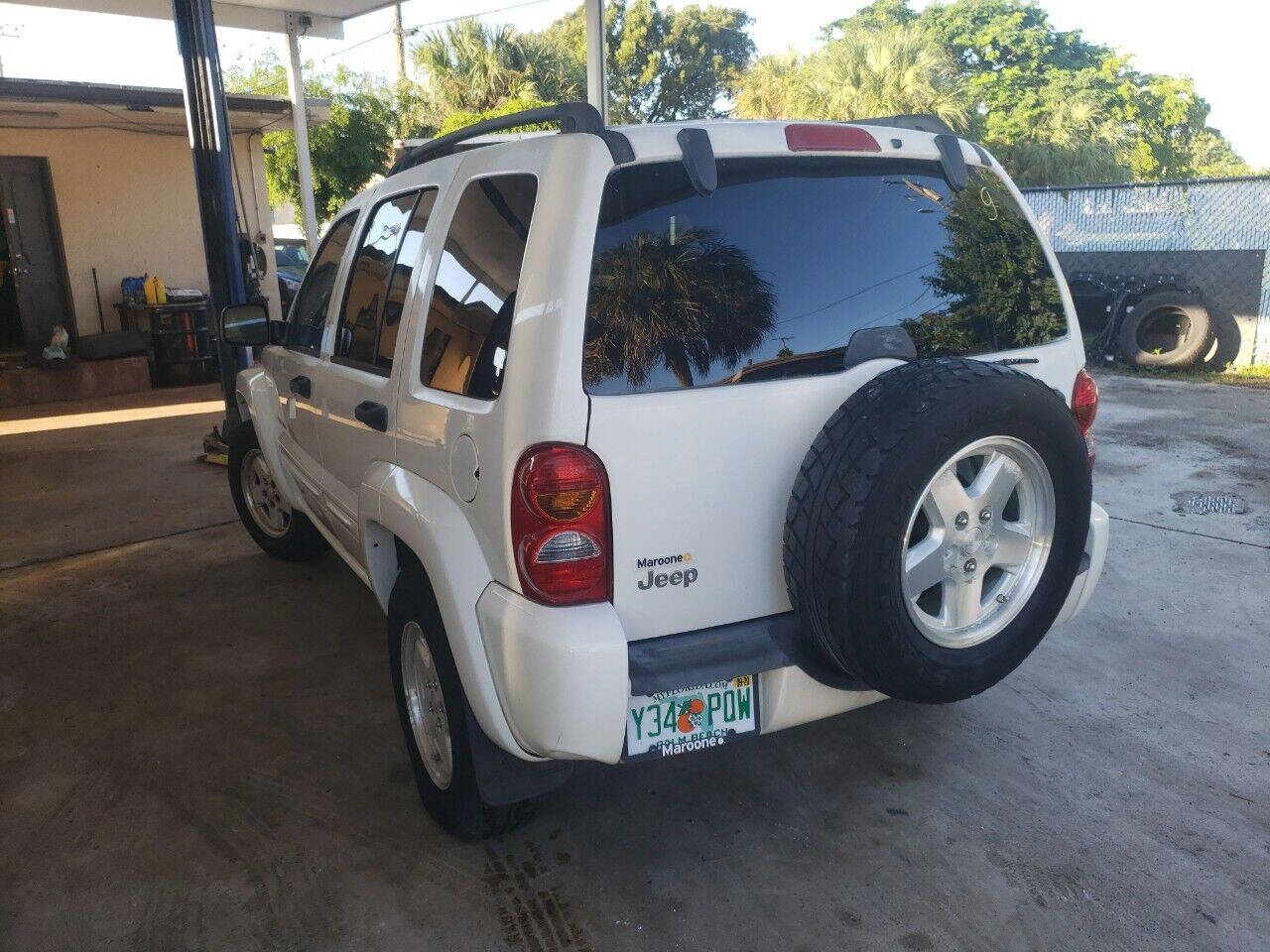 2004 JEEP Liberty SUV / Crossover - $4,300