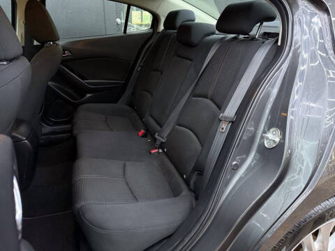 2017 Mazda MAZDA3 Sport