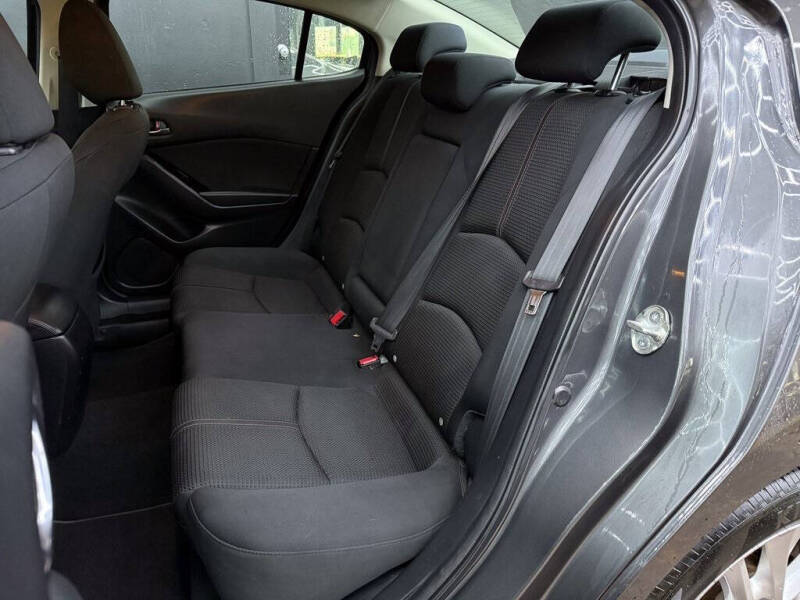 2017 Mazda MAZDA3 Sport