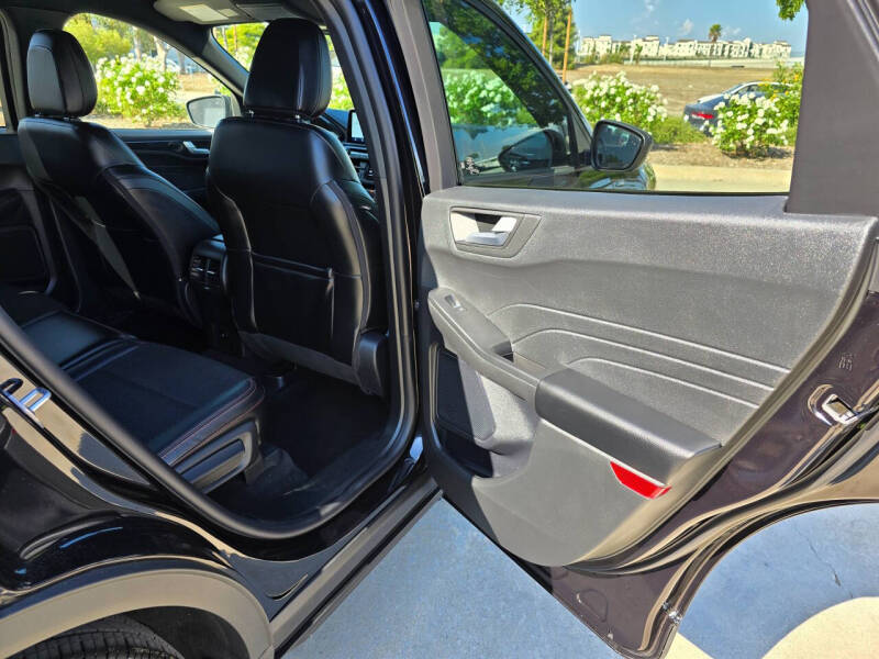 2025 Ford Escape ST-Line