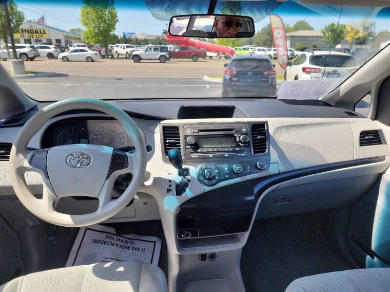 2011 Toyota Sienna Base 7-Passenger