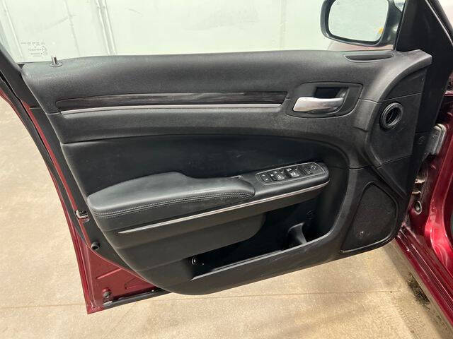 2016 Chrysler 300 Limited