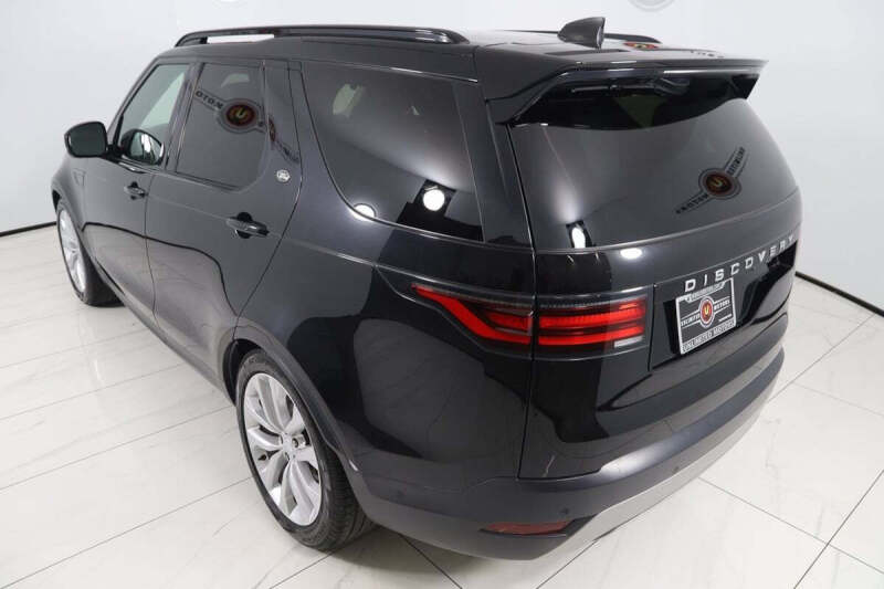 2023 Land Rover Discovery P300 S