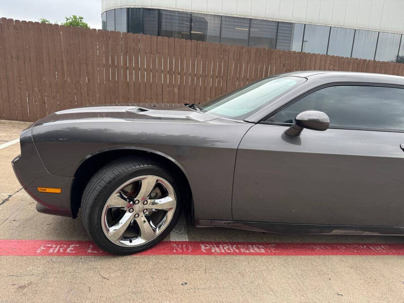 2014 Dodge Challenger SXT Plus
