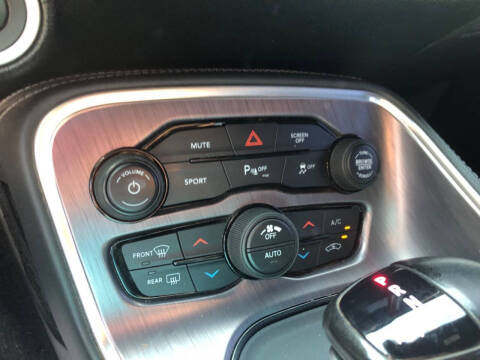 2017 Dodge Challenger R/T Shaker
