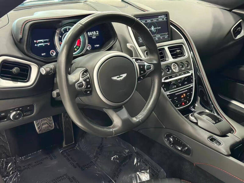 2020 Aston Martin DB11 V8