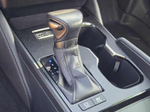 2023 Lexus ES 300h