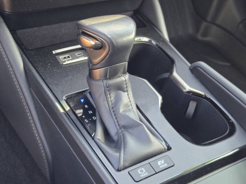 2023 Lexus ES 300h