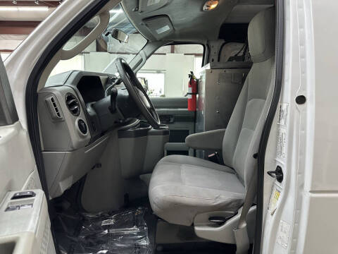 2013 Ford E-Series E-350 SD