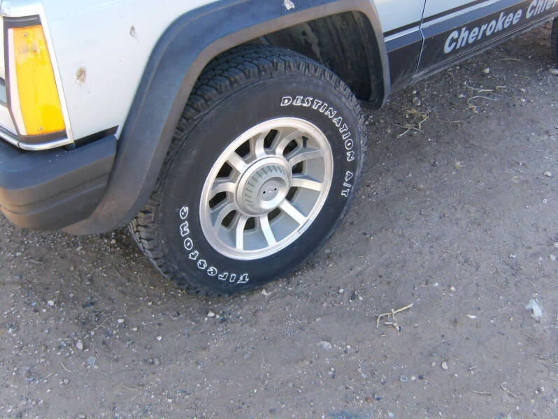 1985 Jeep Cherokee null photo 12