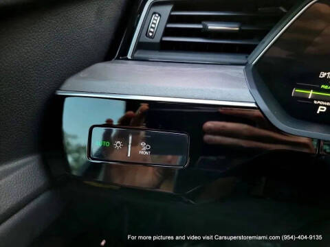 2021 Audi e-tron quattro Premium Plus