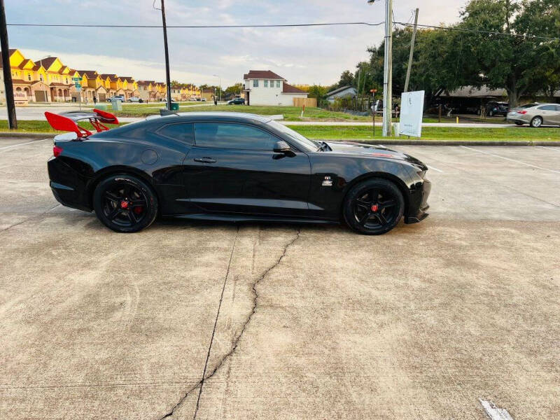 2019 Chevrolet Camaro 1LT photo 7