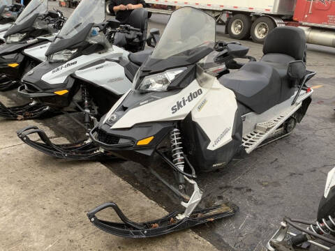 2019 Ski-Doo Grand Touring Sport Rev®