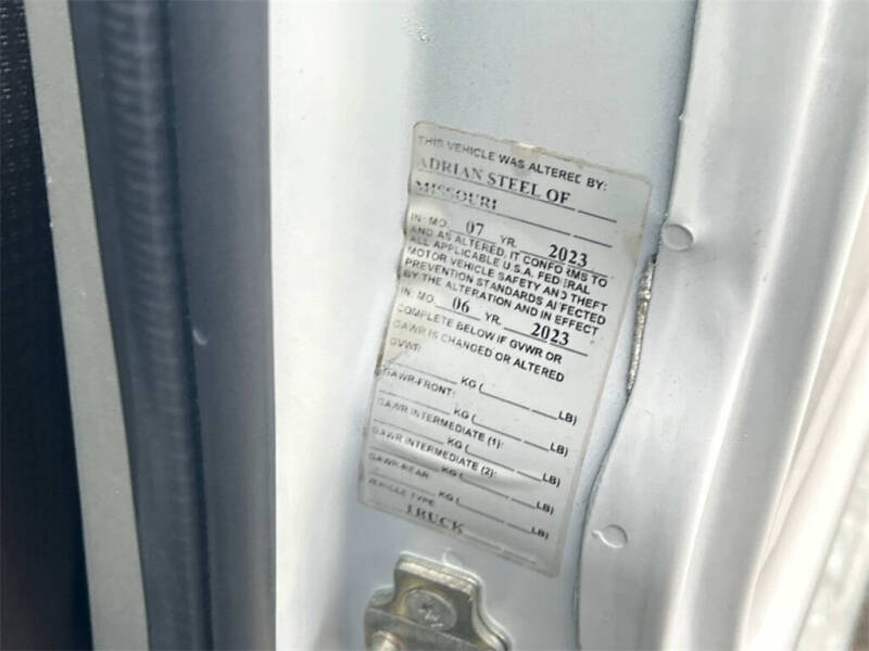 2023 GMC Savana 2500