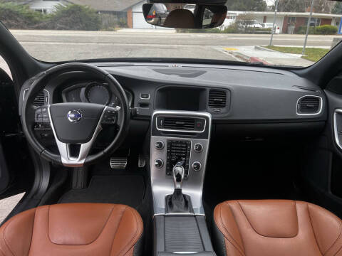 2017 Volvo V60 T5 Platinum