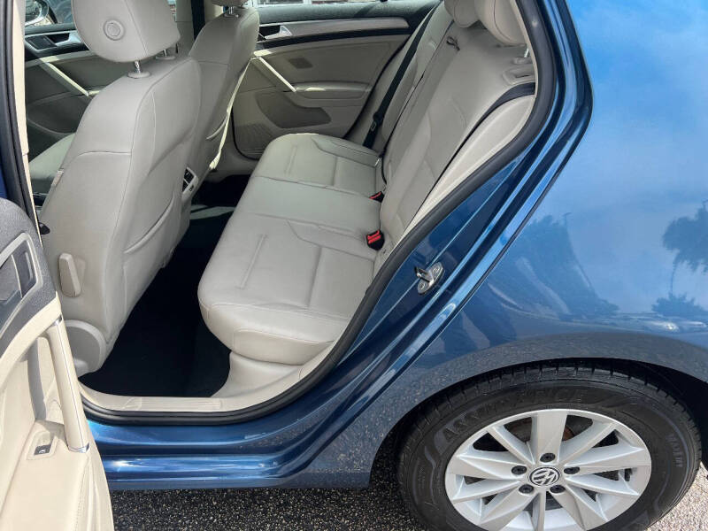 2015 Volkswagen Golf TSI SE