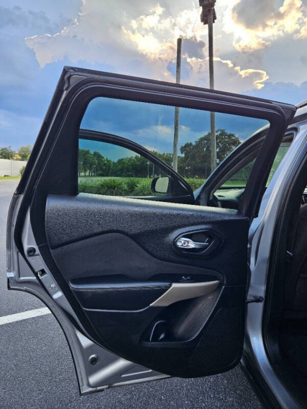 2017 Jeep Cherokee Sport Altitude