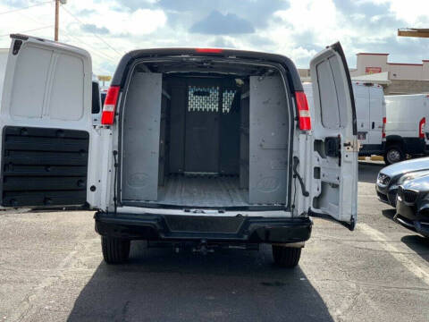 2022 GMC Savana 2500