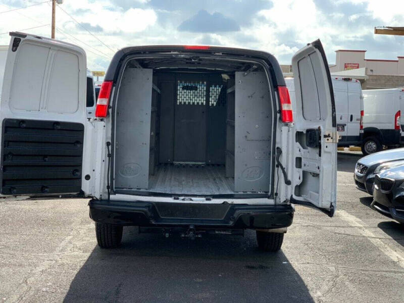 2022 GMC Savana 2500