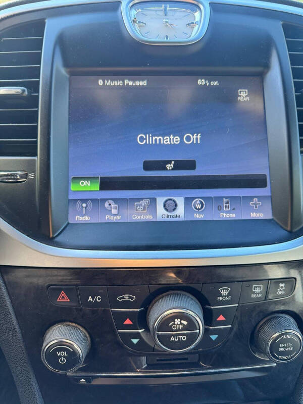 2011 Chrysler 300 Limited