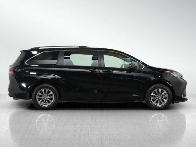 2021 Toyota Sienna XLE 7-Passenger