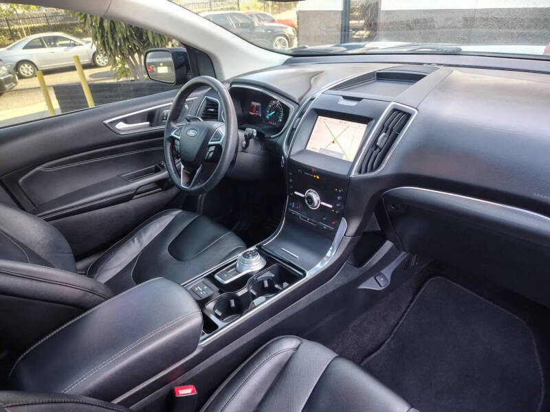 2020 Ford Edge Titanium - Photo 19